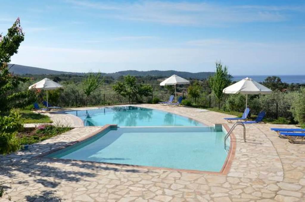 Moonbeam Hotel Potos Bagian luar foto
