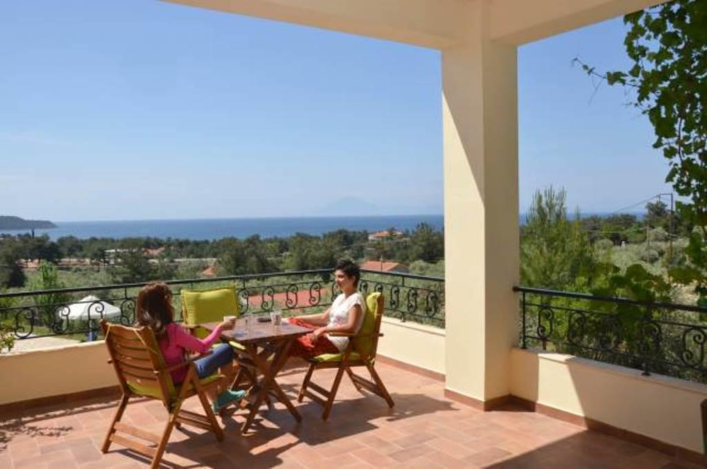 Moonbeam Hotel Potos Bagian luar foto