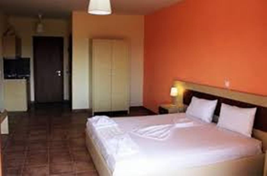 Moonbeam Hotel Potos Bagian luar foto