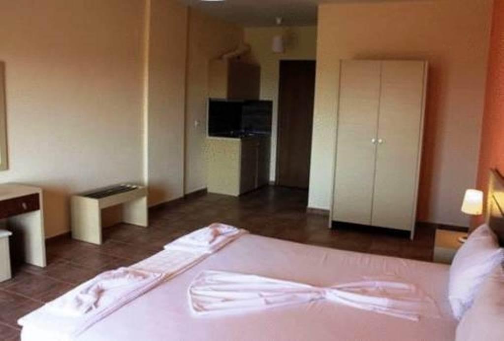 Moonbeam Hotel Potos Bagian luar foto
