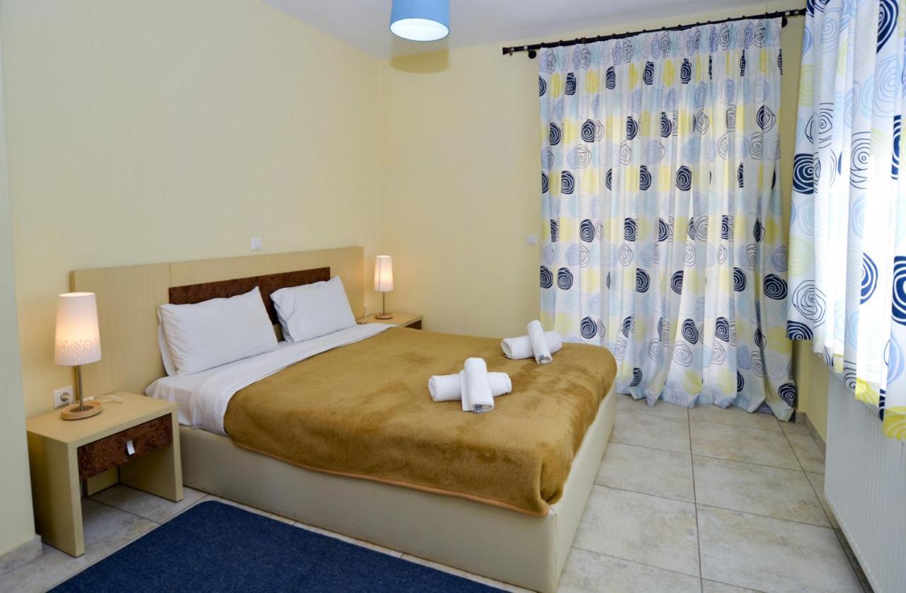 Moonbeam Hotel Potos Bagian luar foto