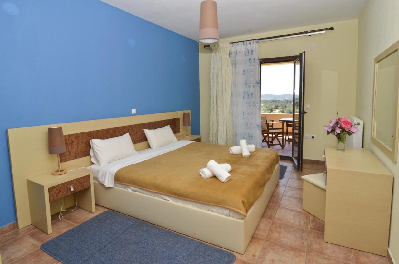 Moonbeam Hotel Potos Bagian luar foto
