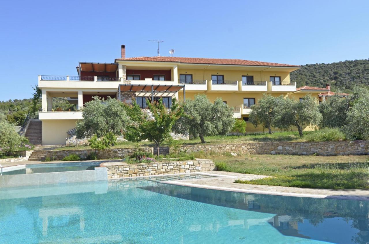 Moonbeam Hotel Potos Bagian luar foto