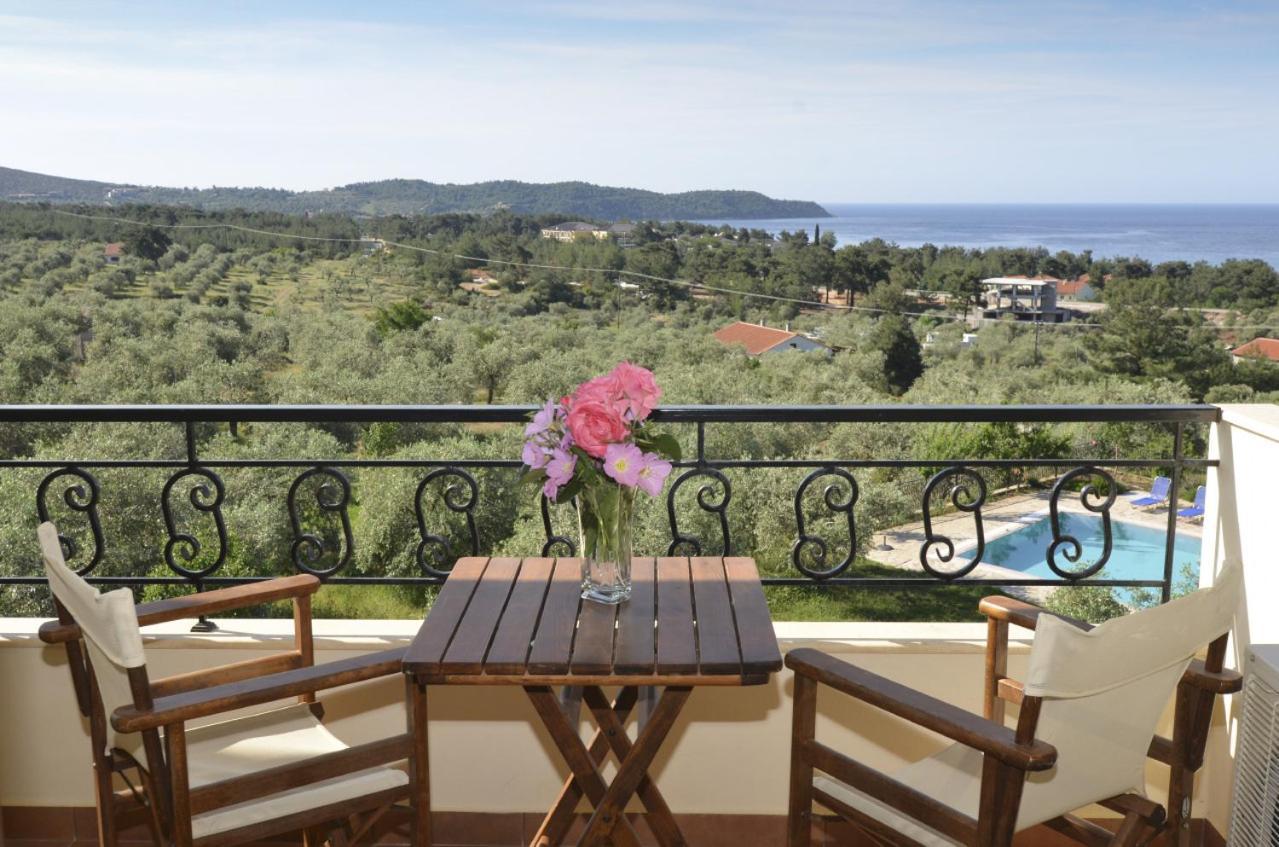 Moonbeam Hotel Potos Bagian luar foto