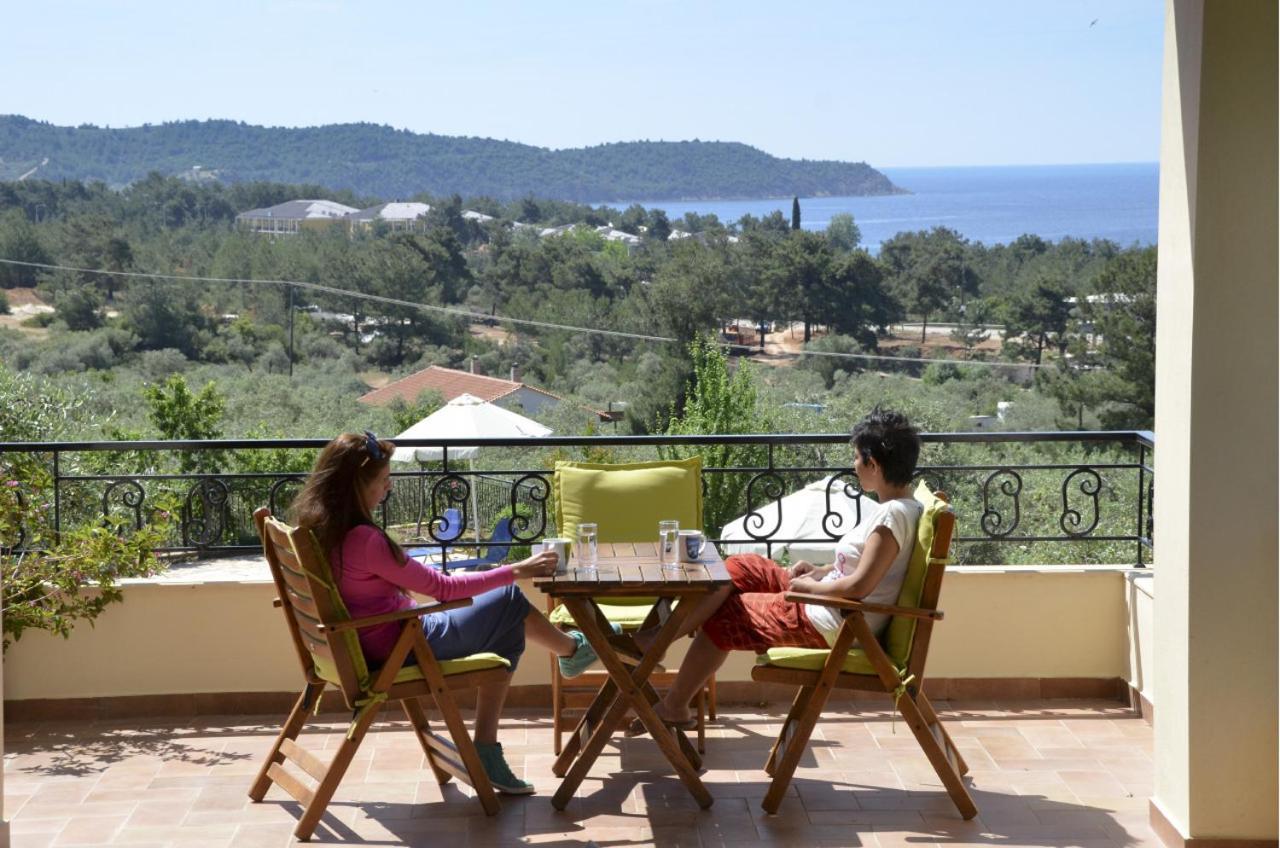 Moonbeam Hotel Potos Bagian luar foto